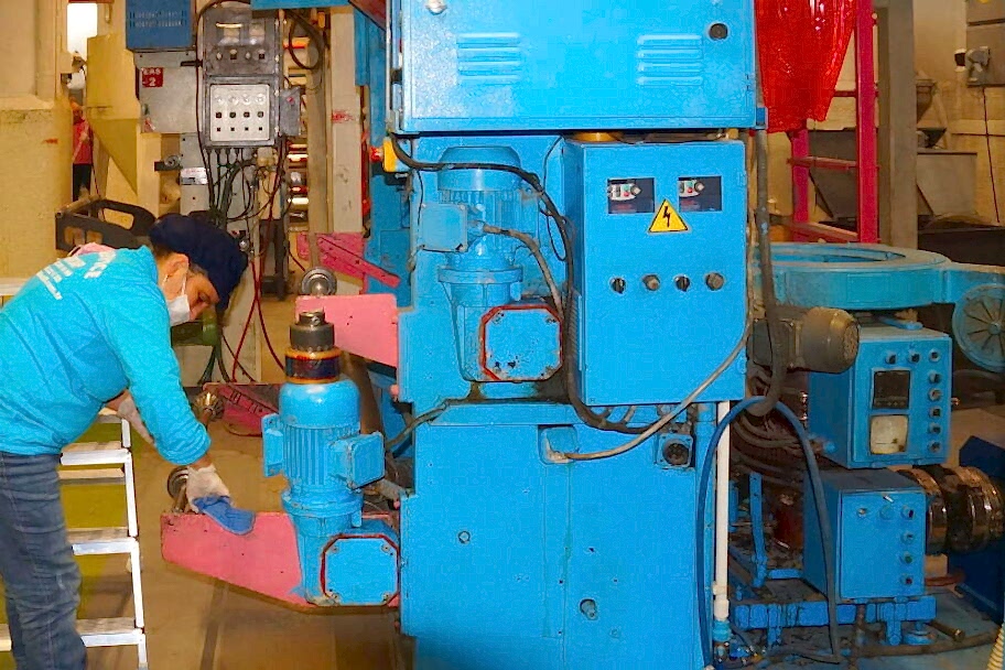 Fabrika makine temzileme örneği elektrik motor temizliği