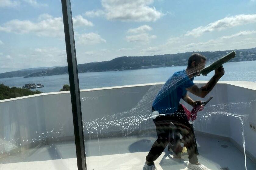 Kadinlar gununde erkekler temizlik yapsin Kadınlar gününde temizlik erkeklerde olmalı.